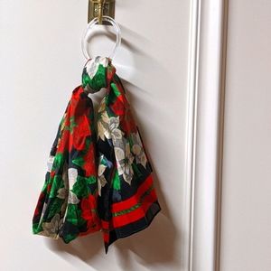 Women's Poinsettia Scarf